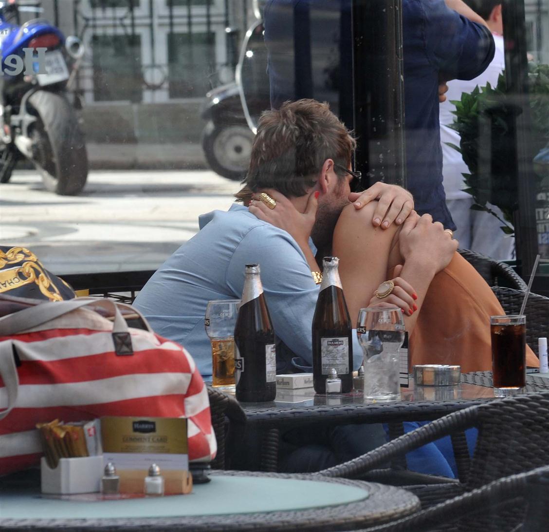 Brian McFadden and Vogue Williams kissing outside | Picture 64517